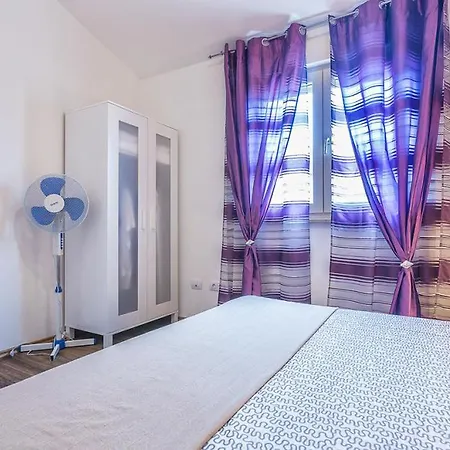 Дом отдыха Holiday Fh Edi *